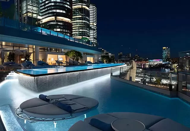 Illuminazione della piscina per un hotel di alta classe a Sydney