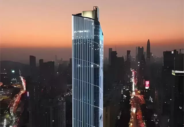 Illuminazione di facciata per un edificio alto a Shenzhen