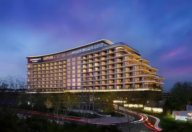 Illuminazione di facciate per hotel di alta classe