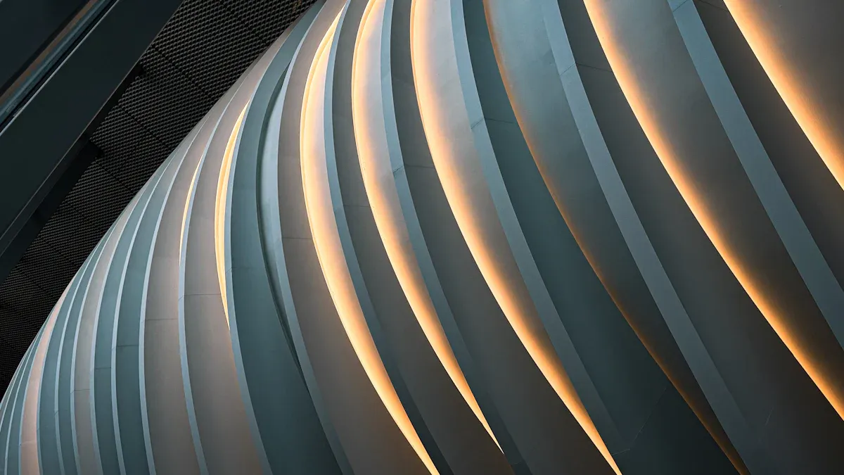 Tendenze e innovazioni del LED Flex per interni senza soluzione di continuit&agrave; nel settore manifatturiero